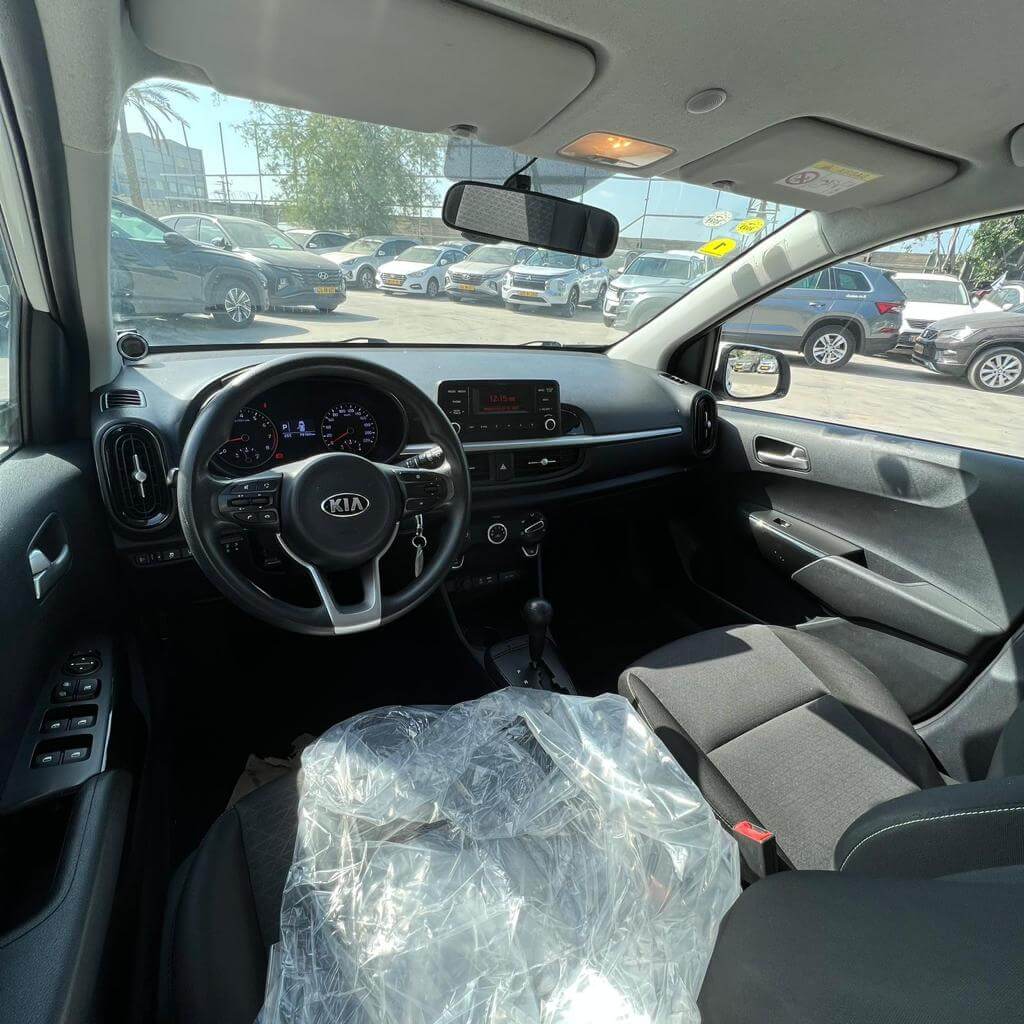 מושב נהג ודשבורד ברכב קיה פיקנטו 2019 גימור LX