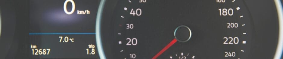 חישוב צריכת דלק מד מהירות ומד דלקן